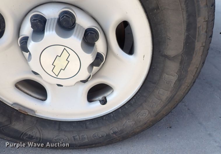 image for item DG5340 2006 Chevrolet Silverado 2500HD  Crew Cab pickup truck