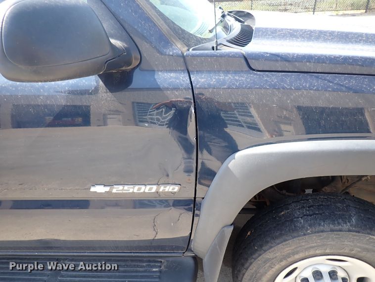 image for item DG5340 2006 Chevrolet Silverado 2500HD  Crew Cab pickup truck