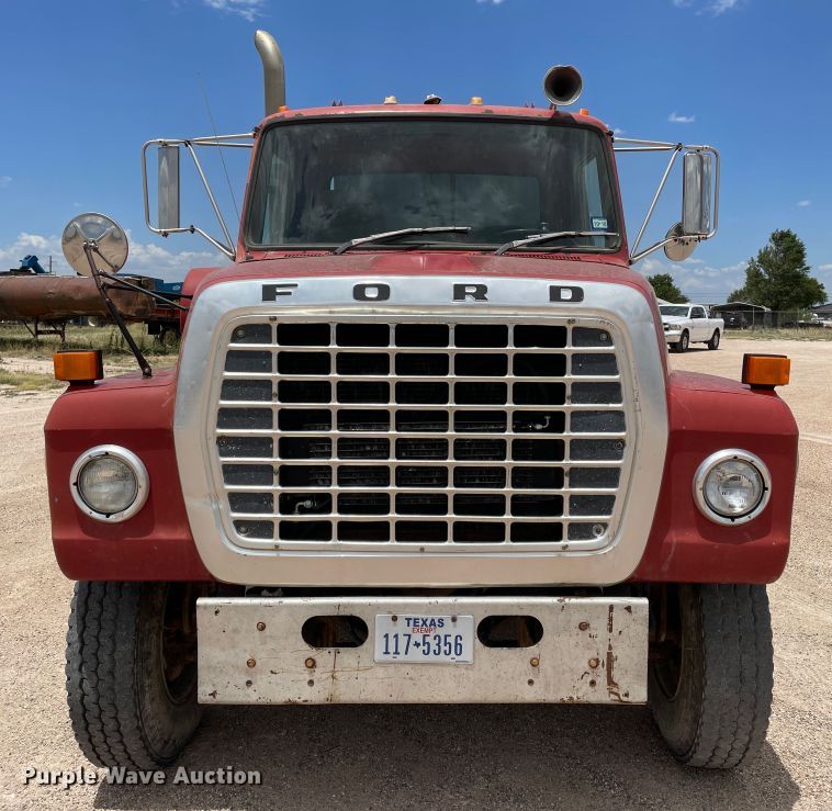 image for item DJ5225 1983 Ford LT9000  semi truck