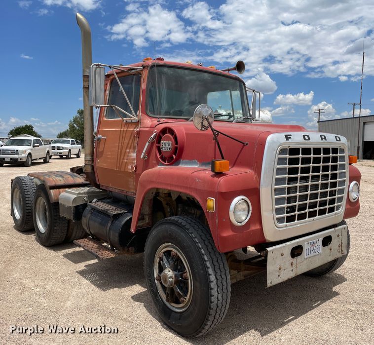 image for item DJ5225 1983 Ford LT9000  semi truck