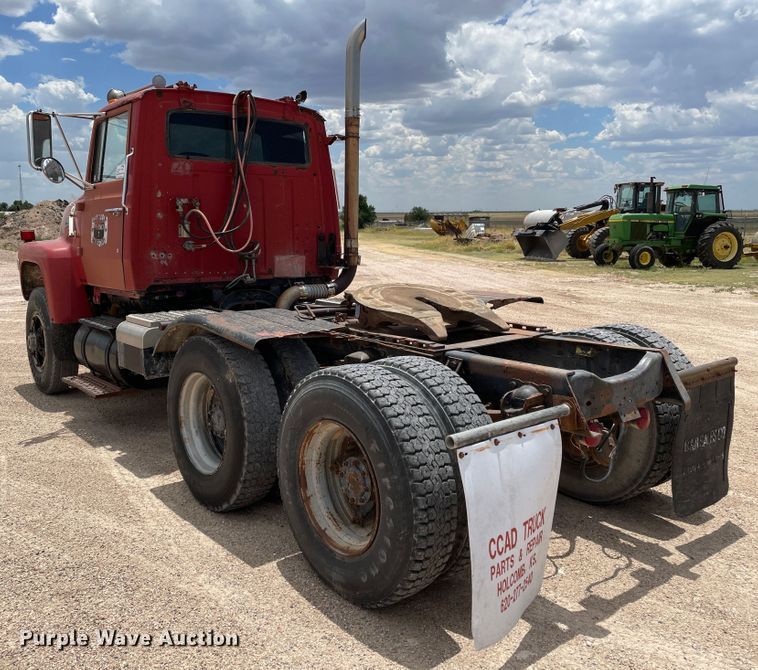 image for item DJ5225 1983 Ford LT9000  semi truck
