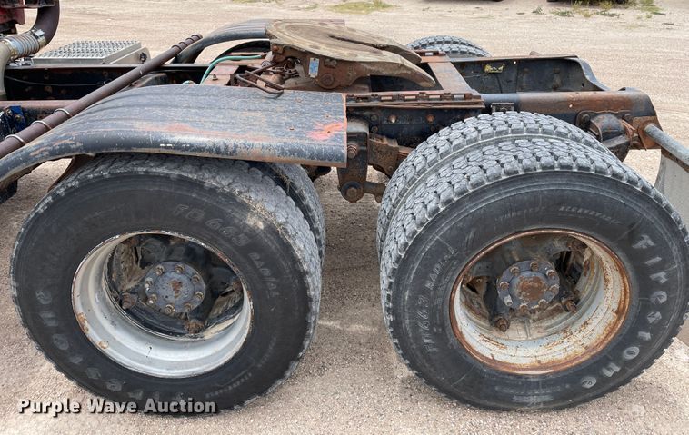 image for item DJ5225 1983 Ford LT9000  semi truck