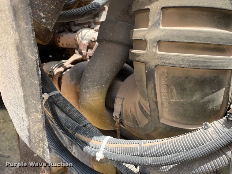 image for item DJ5225 1983 Ford LT9000  semi truck