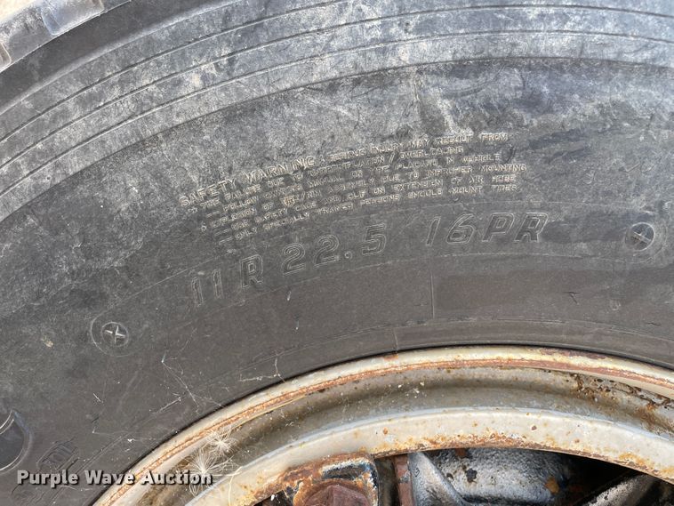 image for item DJ5225 1983 Ford LT9000  semi truck