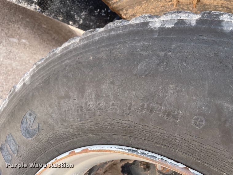 image for item DJ5225 1983 Ford LT9000  semi truck