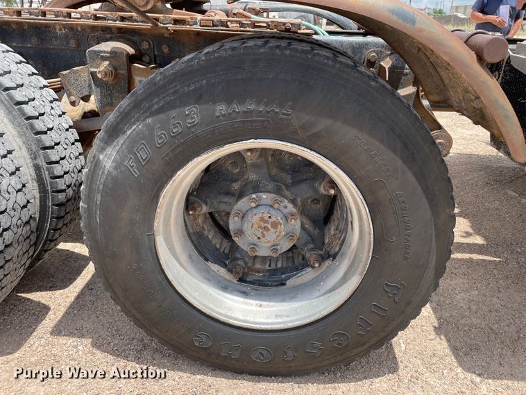 image for item DJ5225 1983 Ford LT9000  semi truck