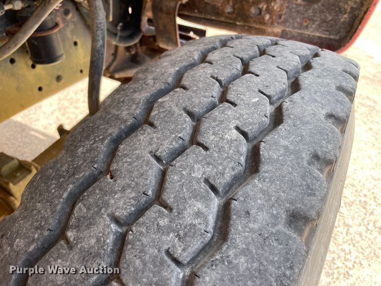 image for item DJ5225 1983 Ford LT9000  semi truck