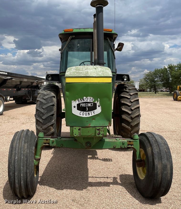 image for item DJ5232 1976 John Deere 4430  tractor