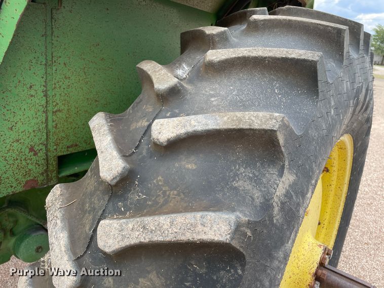 image for item DJ5232 1976 John Deere 4430  tractor