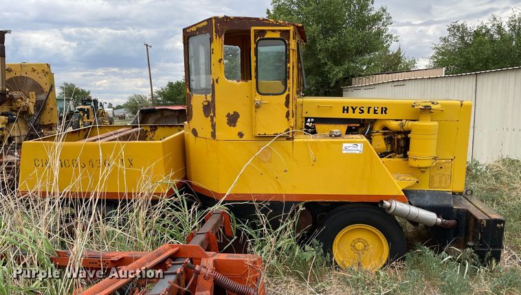 image for item DJ5233 1980 Hyster C550A  pneumatic roller