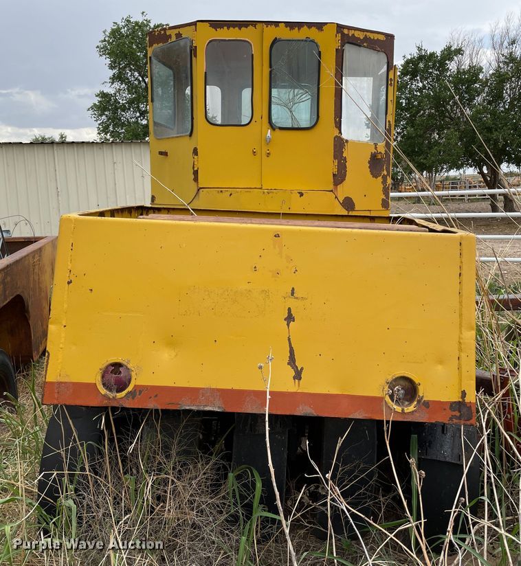 image for item DJ5233 1980 Hyster C550A  pneumatic roller