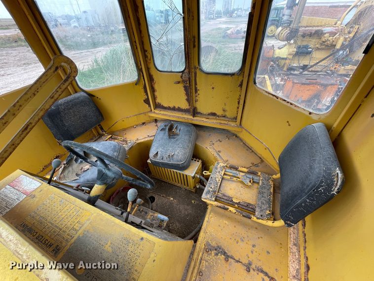 image for item DJ5233 1980 Hyster C550A  pneumatic roller