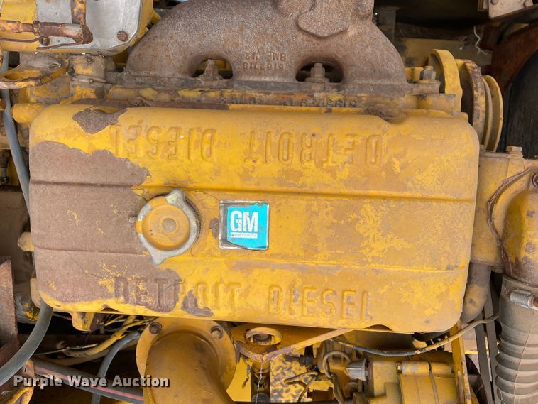 image for item DJ5233 1980 Hyster C550A  pneumatic roller