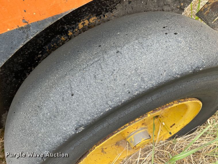 image for item DJ5233 1980 Hyster C550A  pneumatic roller