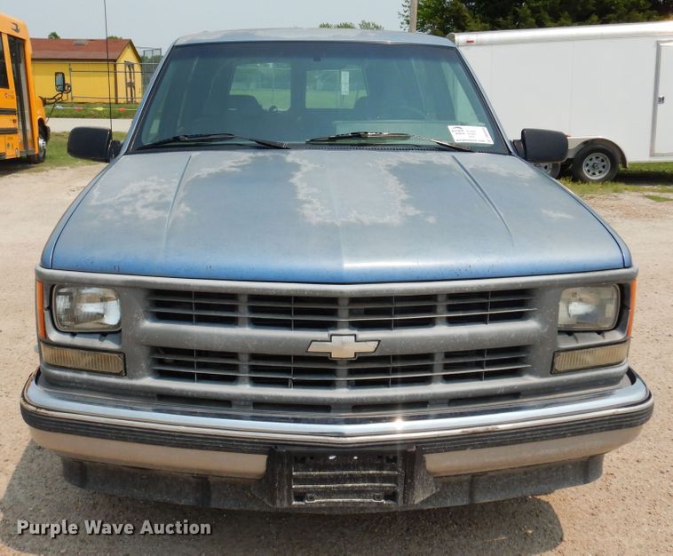 image for item DK0958 1994 Chevrolet Suburban  SUV