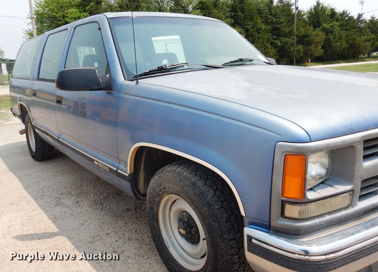 image for item DK0958 1994 Chevrolet Suburban  SUV