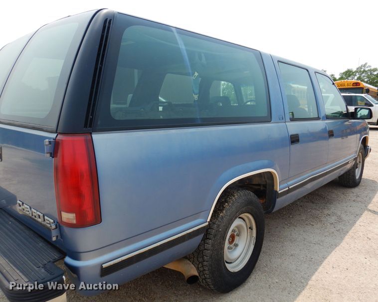 image for item DK0958 1994 Chevrolet Suburban  SUV