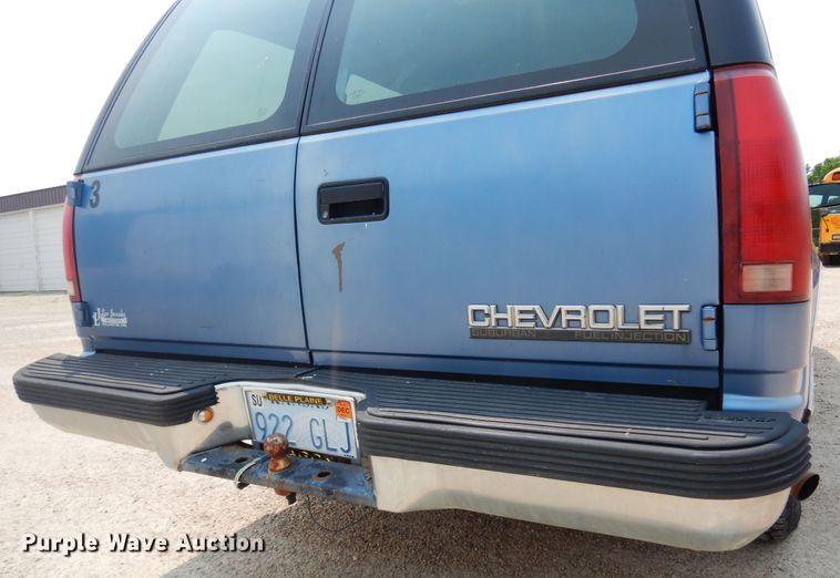 image for item DK0958 1994 Chevrolet Suburban  SUV