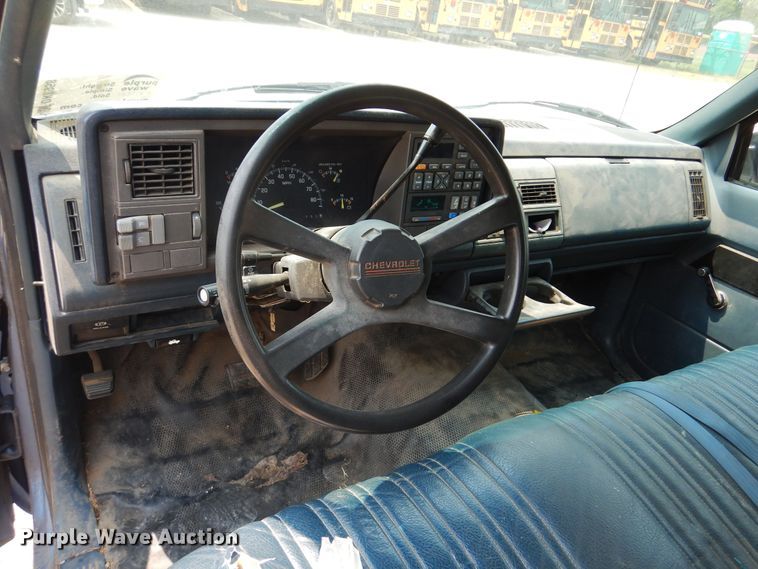 image for item DK0958 1994 Chevrolet Suburban  SUV