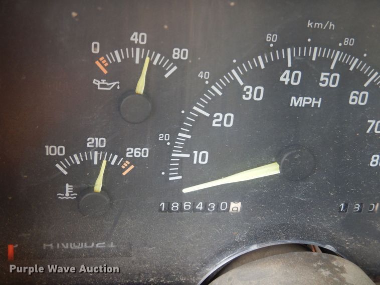 image for item DK0958 1994 Chevrolet Suburban  SUV