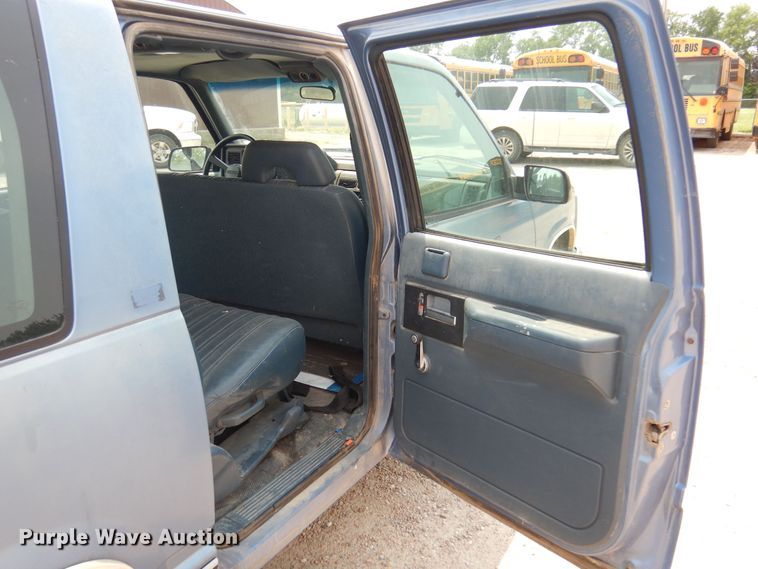 image for item DK0958 1994 Chevrolet Suburban  SUV