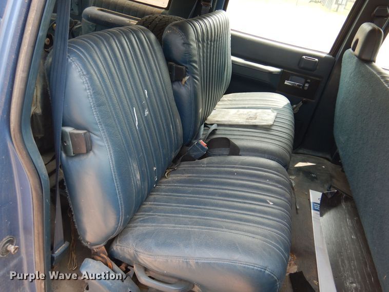 image for item DK0958 1994 Chevrolet Suburban  SUV