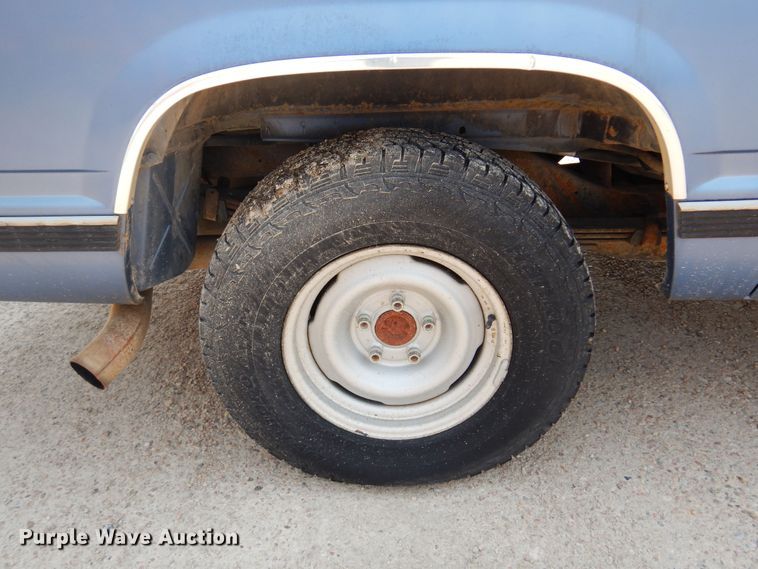 image for item DK0958 1994 Chevrolet Suburban  SUV