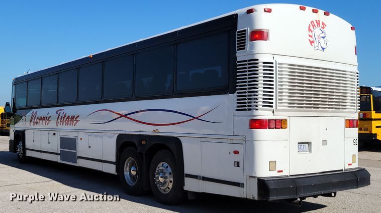 image for item DM2372 2000 Motor Coach Industries 102-DL3  coach bus