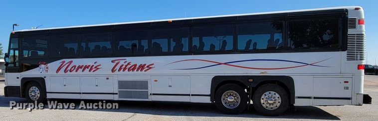 image for item DM2372 2000 Motor Coach Industries 102-DL3  coach bus