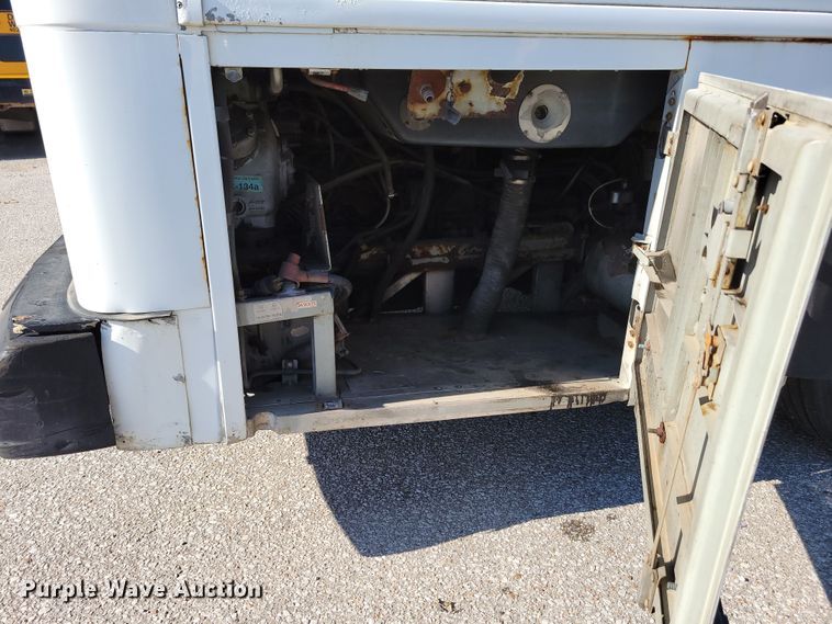 image for item DM2372 2000 Motor Coach Industries 102-DL3  coach bus