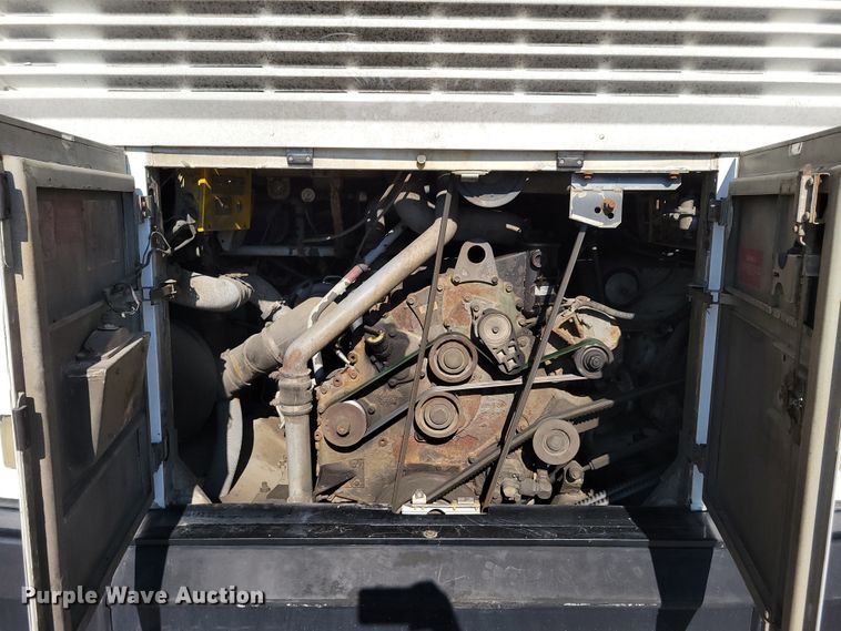 image for item DM2372 2000 Motor Coach Industries 102-DL3  coach bus