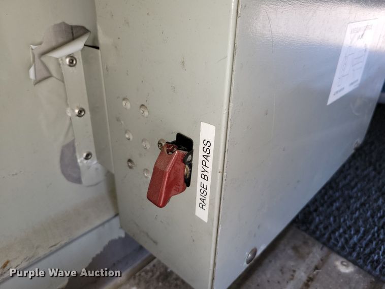 image for item DM2372 2000 Motor Coach Industries 102-DL3  coach bus