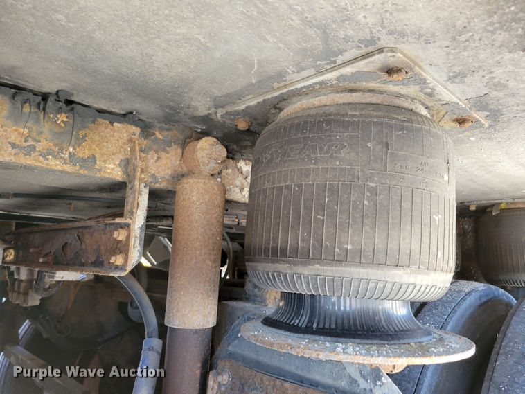 image for item DM2372 2000 Motor Coach Industries 102-DL3  coach bus