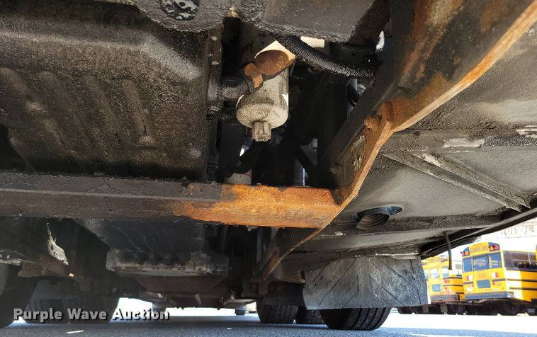 image for item DM2372 2000 Motor Coach Industries 102-DL3  coach bus