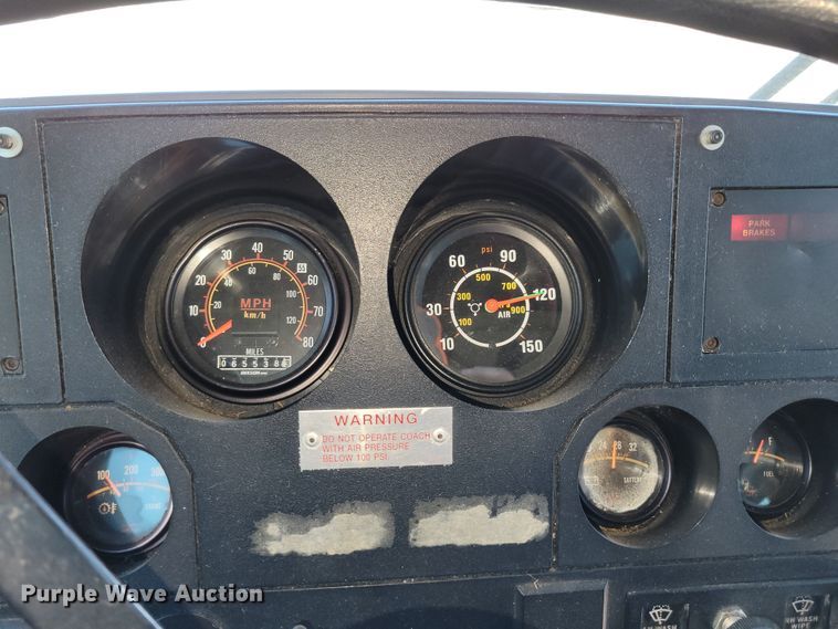 image for item DM2372 2000 Motor Coach Industries 102-DL3  coach bus