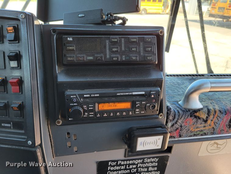 image for item DM2372 2000 Motor Coach Industries 102-DL3  coach bus