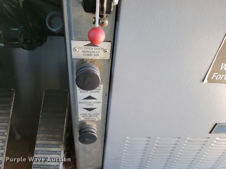 image for item DM2372 2000 Motor Coach Industries 102-DL3  coach bus