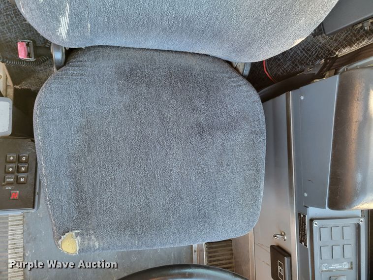 image for item DM2372 2000 Motor Coach Industries 102-DL3  coach bus