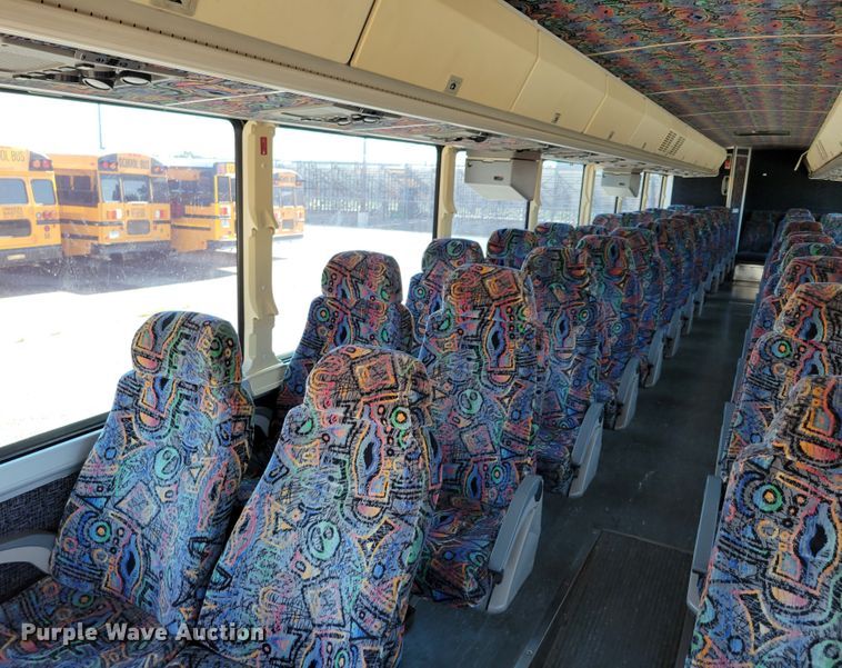 image for item DM2372 2000 Motor Coach Industries 102-DL3  coach bus