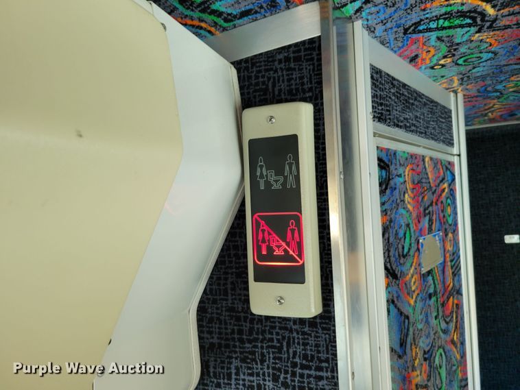 image for item DM2372 2000 Motor Coach Industries 102-DL3  coach bus