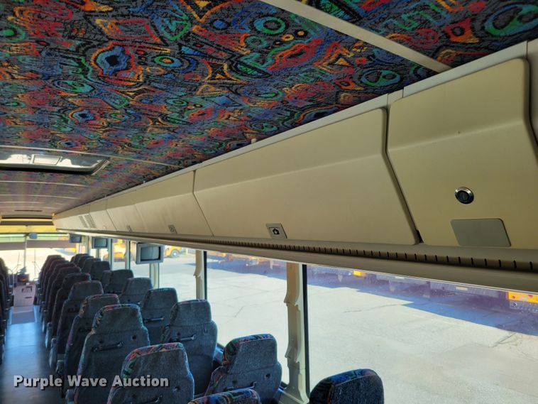 image for item DM2372 2000 Motor Coach Industries 102-DL3  coach bus