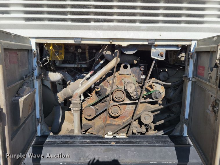 image for item DM2372 2000 Motor Coach Industries 102-DL3  coach bus