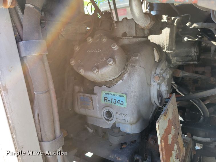 image for item DM2372 2000 Motor Coach Industries 102-DL3  coach bus