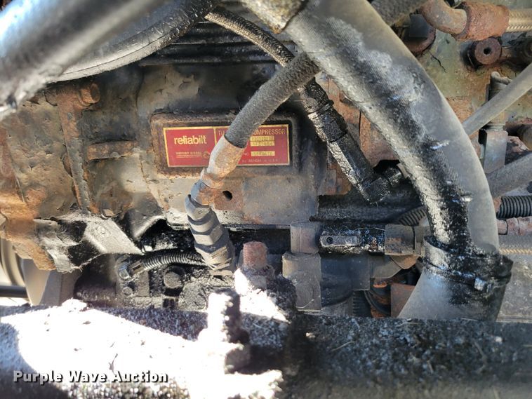 image for item DM2372 2000 Motor Coach Industries 102-DL3  coach bus