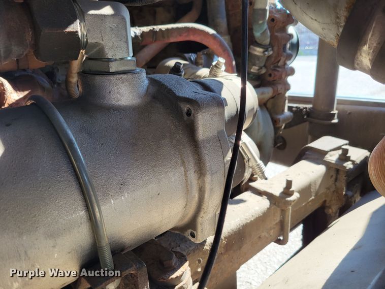 image for item DM2372 2000 Motor Coach Industries 102-DL3  coach bus