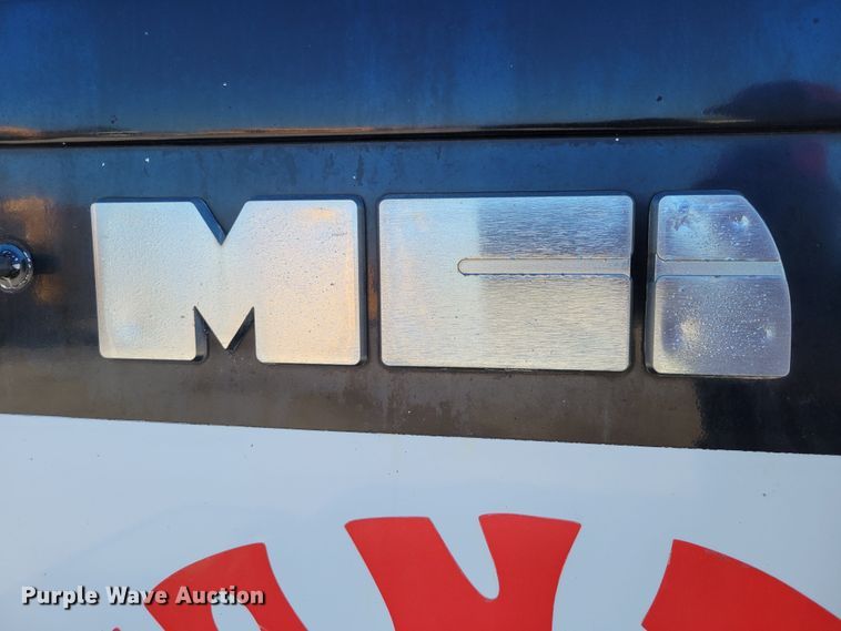 image for item DM2372 2000 Motor Coach Industries 102-DL3  coach bus