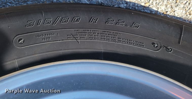 image for item DM2372 2000 Motor Coach Industries 102-DL3  coach bus