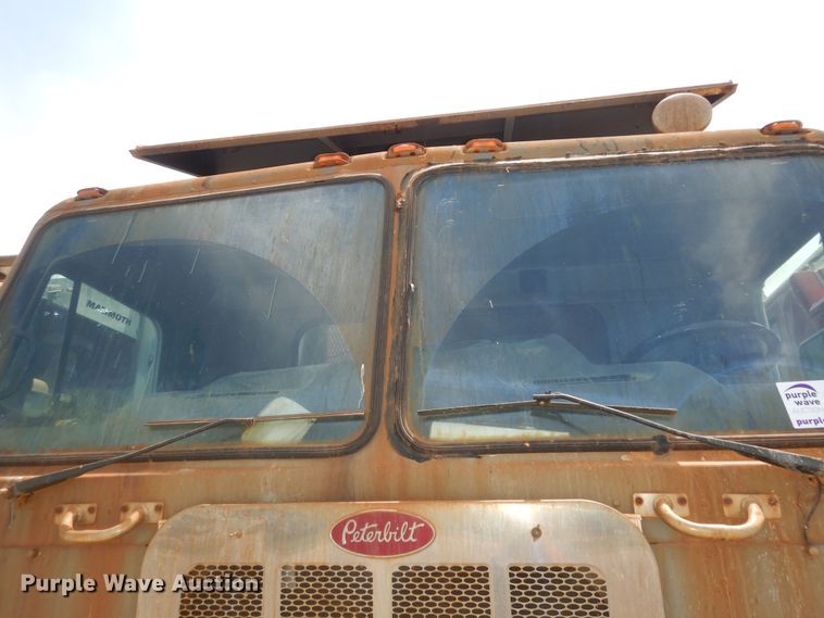 image for item DN1626 2013 Peterbilt PB320  refuse truck