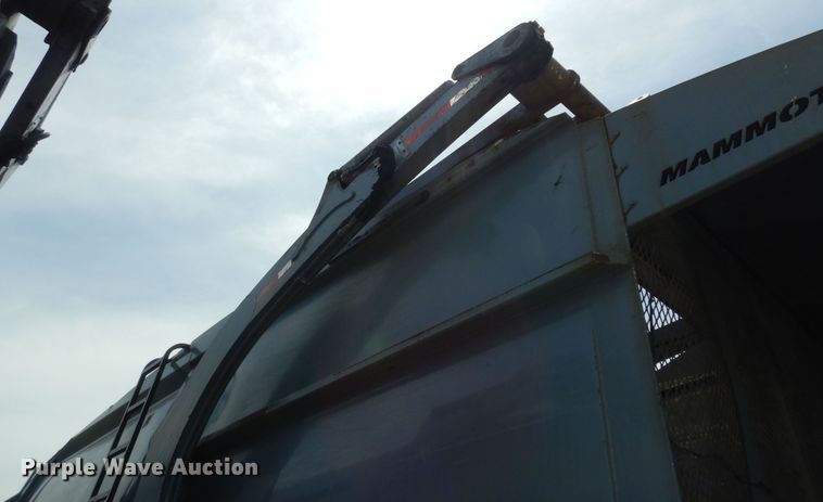 image for item DN1626 2013 Peterbilt PB320  refuse truck