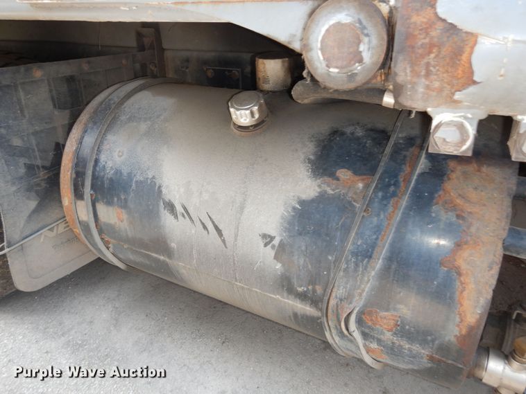 image for item DN1626 2013 Peterbilt PB320  refuse truck